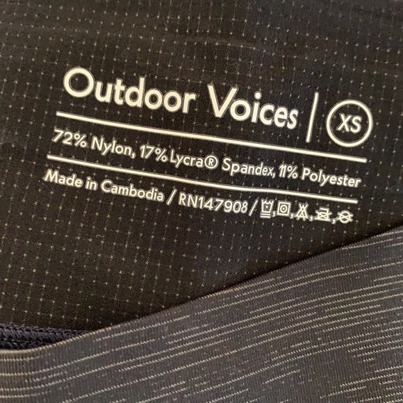 Outdoor Voices 3/4 Two-Tone Leggings - Picture 12 of 12